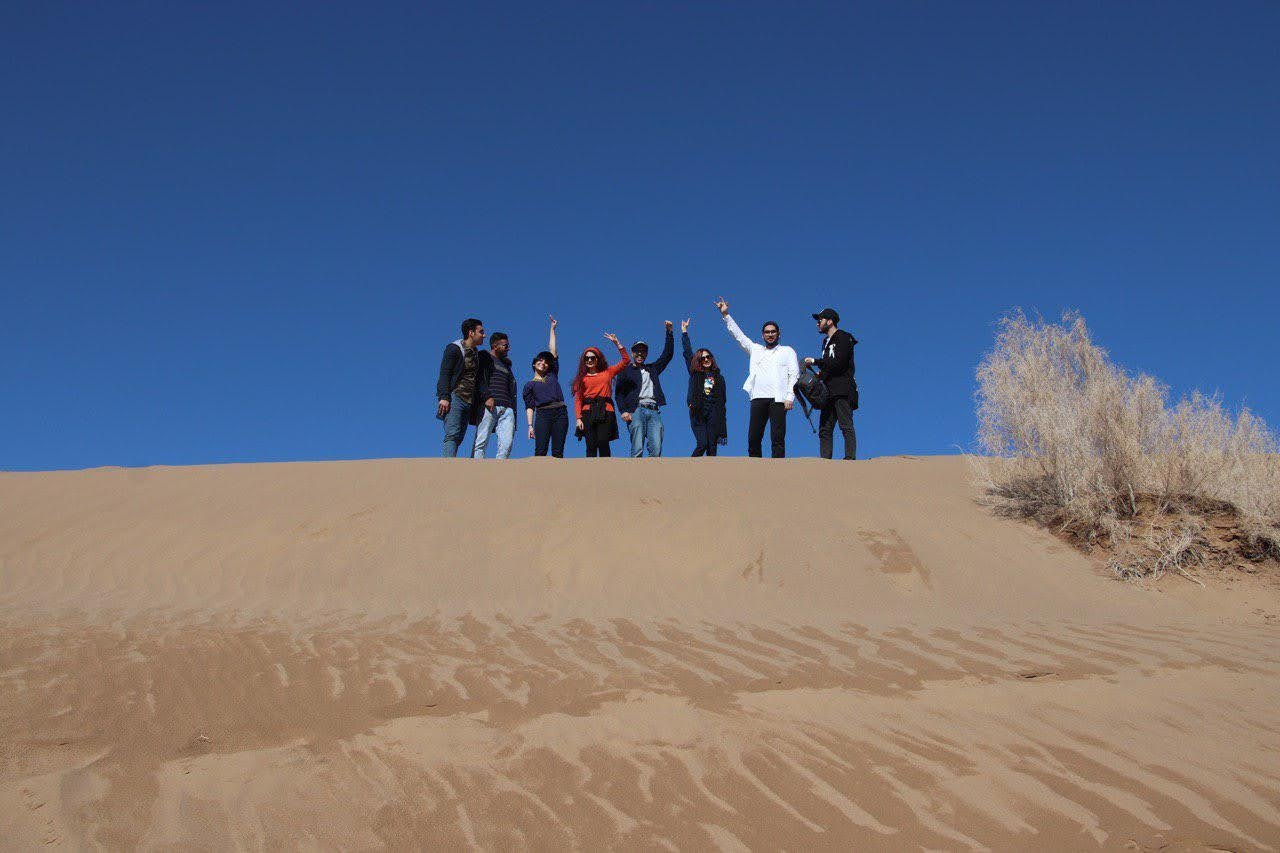 Desert dunes expedition climb